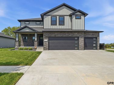 1111 Terrace View Drive, Hickman, NE 68372
