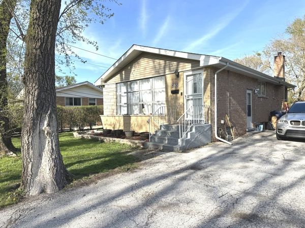 365 Sherry Lane , Chicago Heights, IL 60411