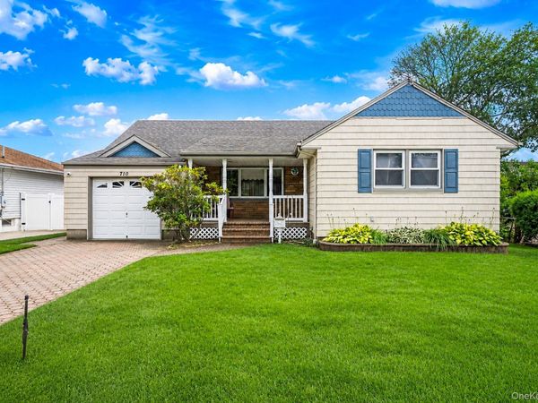 710 Lafayette Avenue , Uniondale, NY 11553
