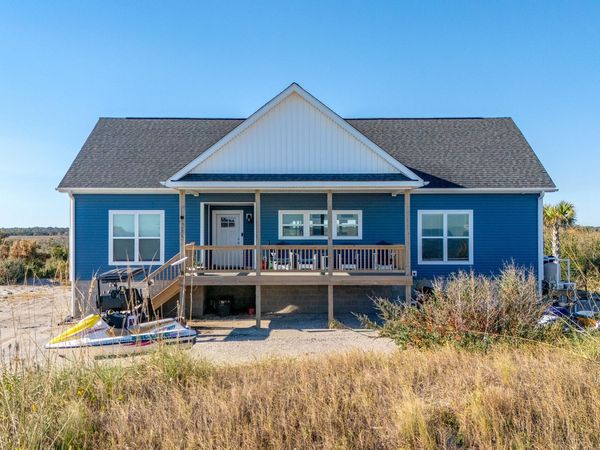 285 Soundview Drive , Cedar Island, NC 28520