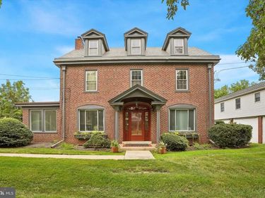 214 N MAIN STREET, NORTH WALES, PA 19454