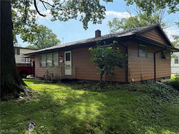 846 2nd Street SE, New Philadelphia, OH 44663