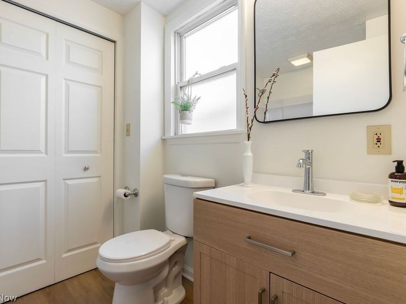 4210 Clinton Avenue, Cleveland, OH 44113 Photo 14