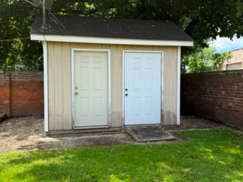 4210 Clinton Avenue, Cleveland, OH 44113 Photo 36