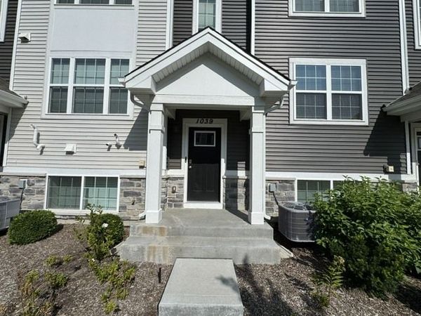1039 Briar Glen Court , Hampshire, IL 60140