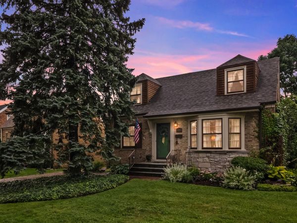 6028 N Oriole Avenue , Chicago, IL 60631