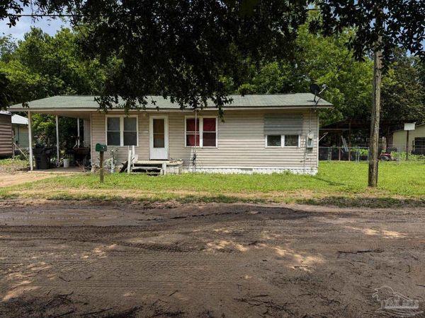 5582 East St, Milton, FL 32570