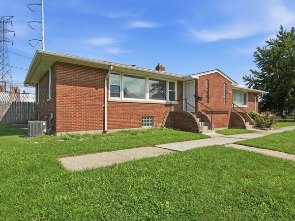 4757 Catalpa Avenue , Hammond, IN 46327