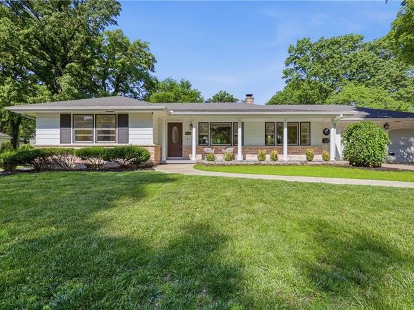 12107 Newbury Lane, Independence, MO 64052