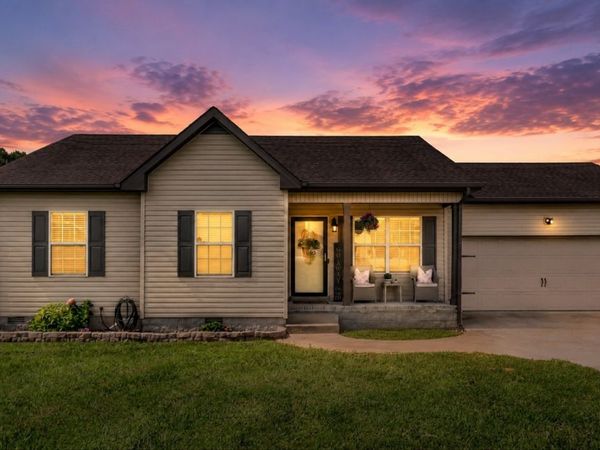 552 Tracy Ln, Clarksville, TN 37040