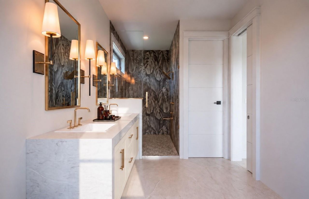 4179 Roberts Point Circle, Sarasota, FL 34242 Photo