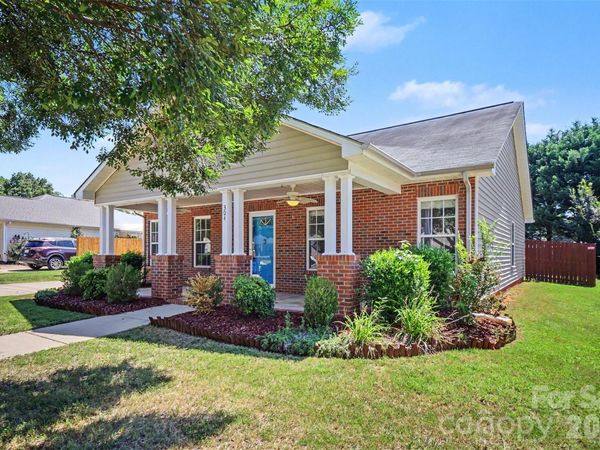 304 Llewellyn Street , Belmont, NC 28012