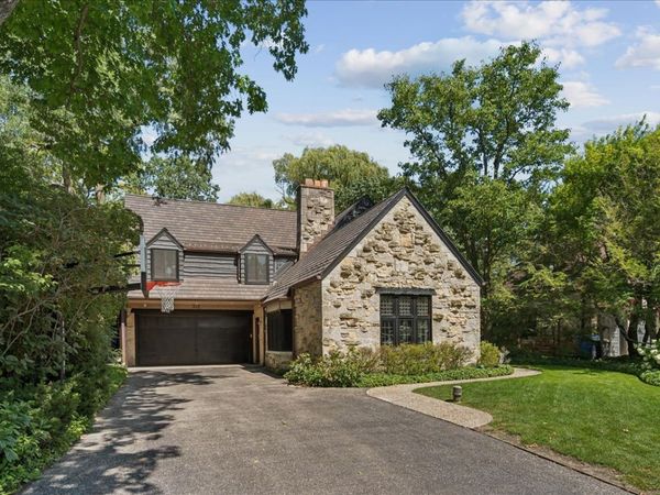 315 N Deere Park Drive, Highland Park, IL 60035