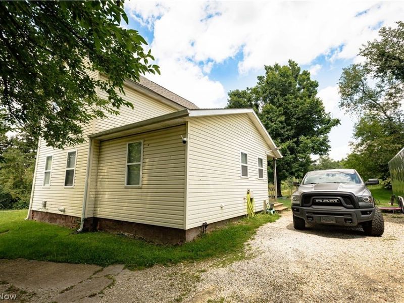 3438 Columbus Road NE, Canton, OH 44705 Photo 4
