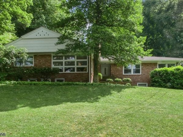 31 Sheffield Rd, Summit, NJ 07901
