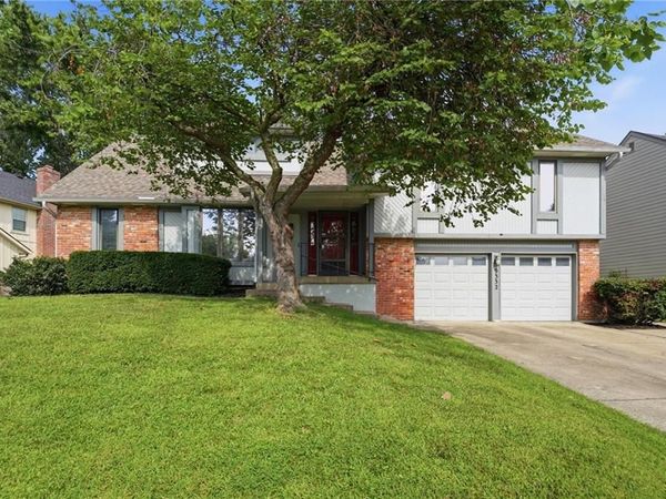 9332 W 116th Terrace, Overland Park, KS 66210