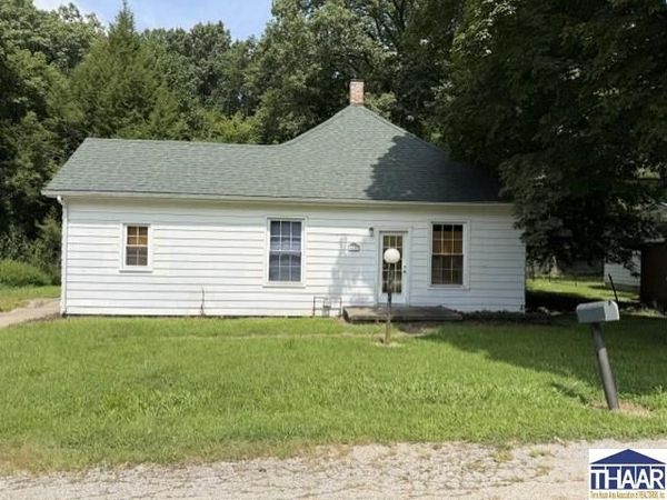 2637 W Cooper, West Terre Haute, IN 47885