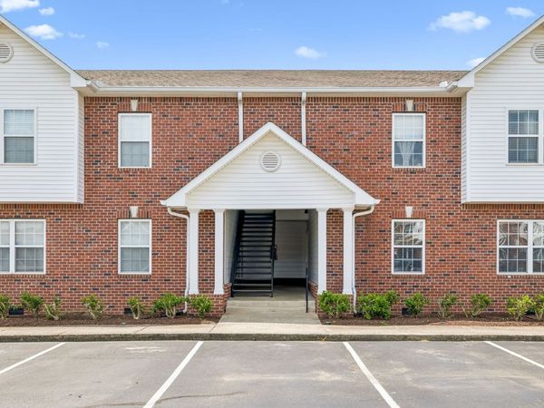 7470 Charlotte Pike , Unit 102, Nashville, TN 37209