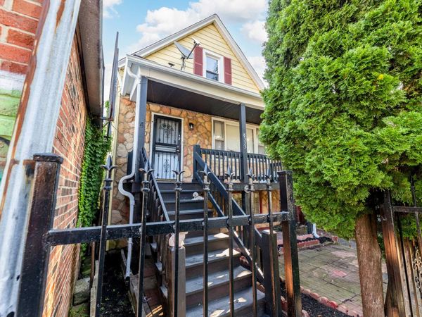 8333 S Baltimore Avenue, Chicago, IL 60617