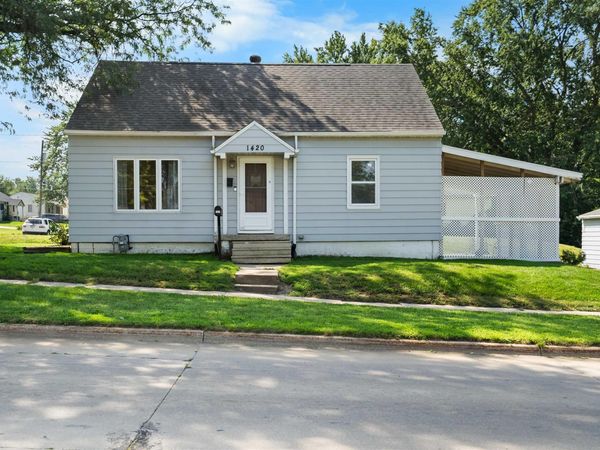 1420 E Mitchell Avenue, Waterloo, IA 50702