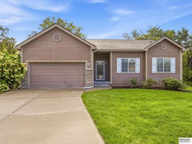 4151 S 200th Street, Omaha, NE 68135