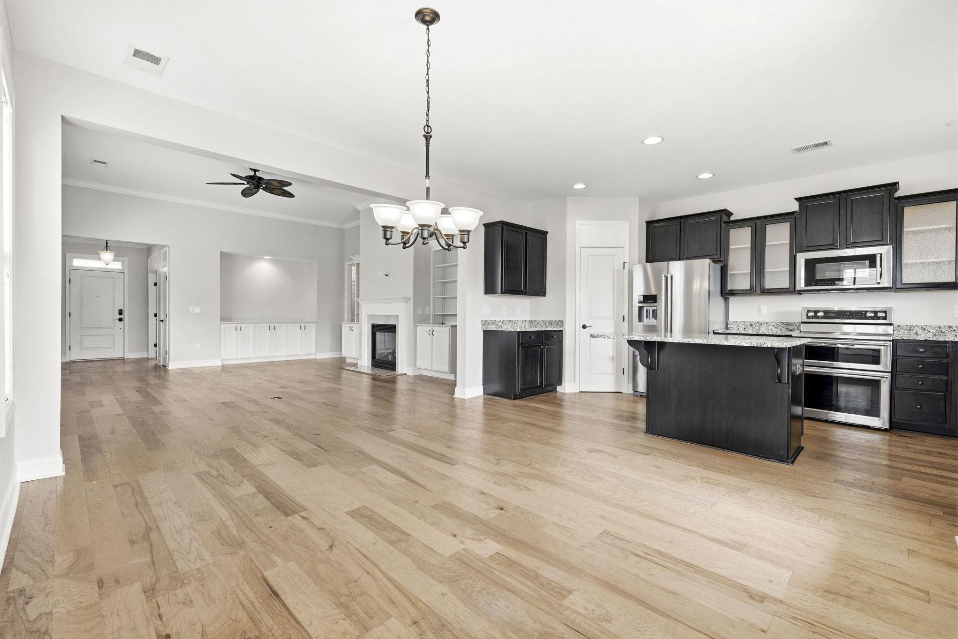 2027 Silverspring Ln.  Photo 11