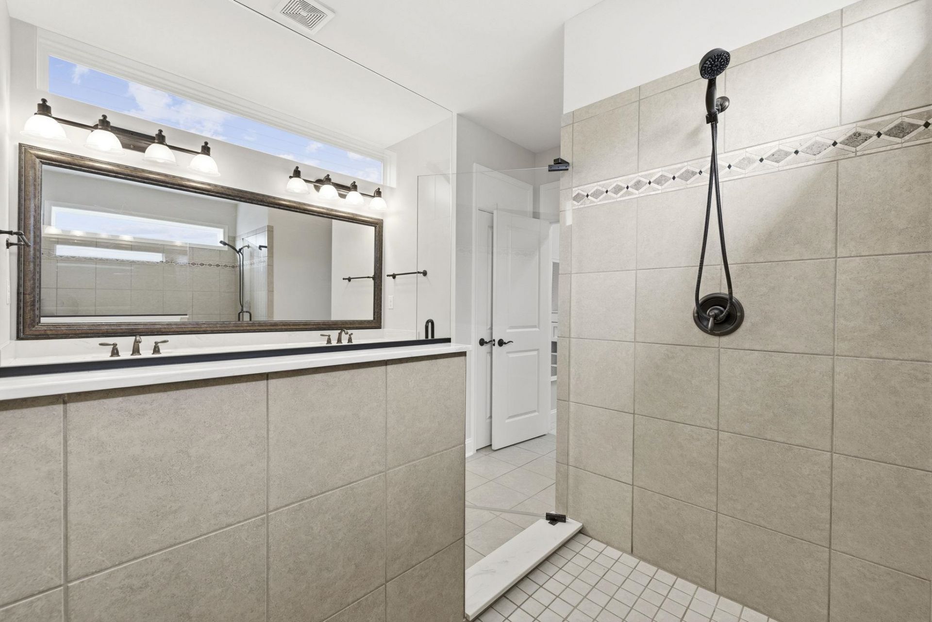 2027 Silverspring Ln.  Photo 23