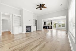 2027 Silverspring Ln.  photo 4