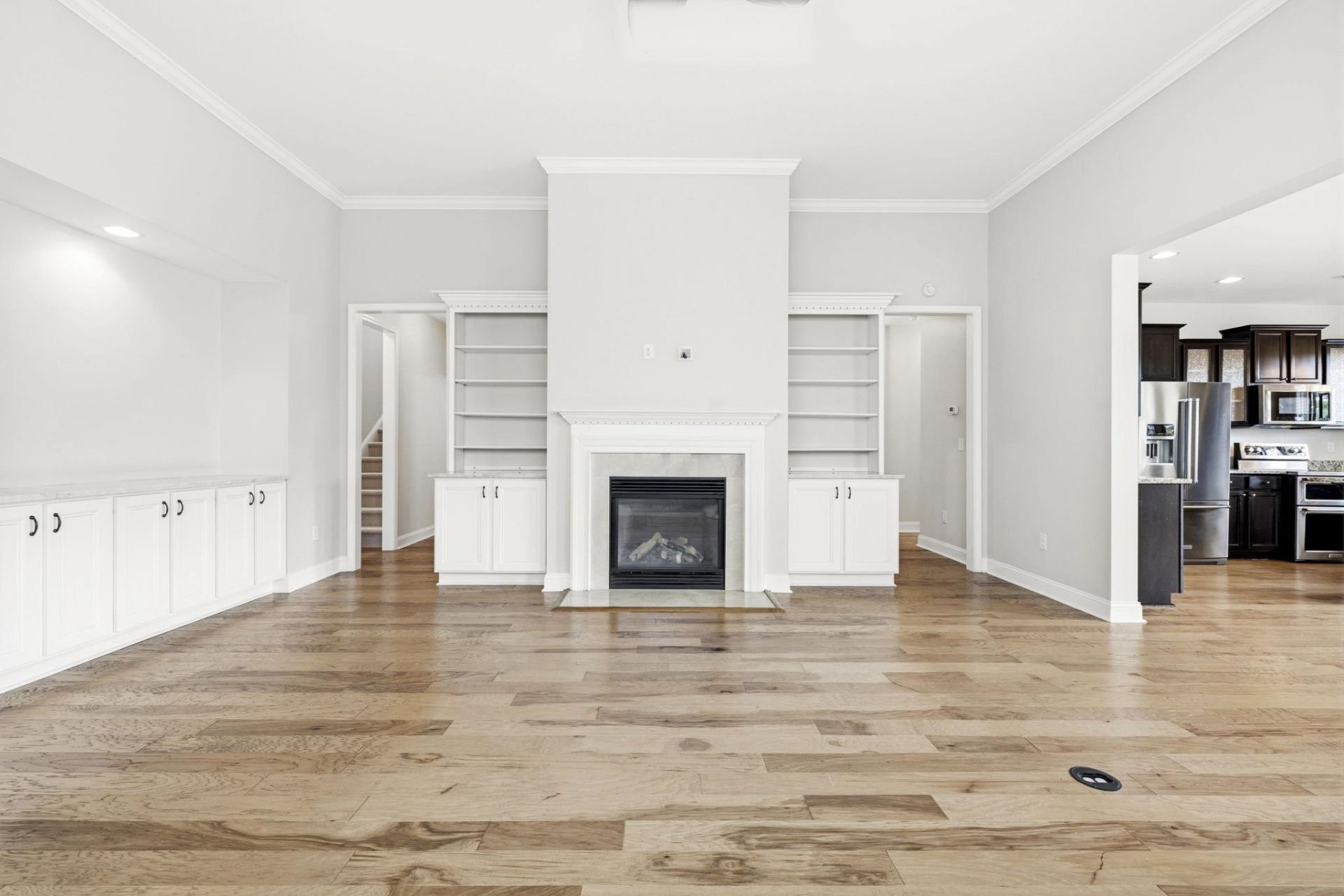 2027 Silverspring Ln.  Photo 6