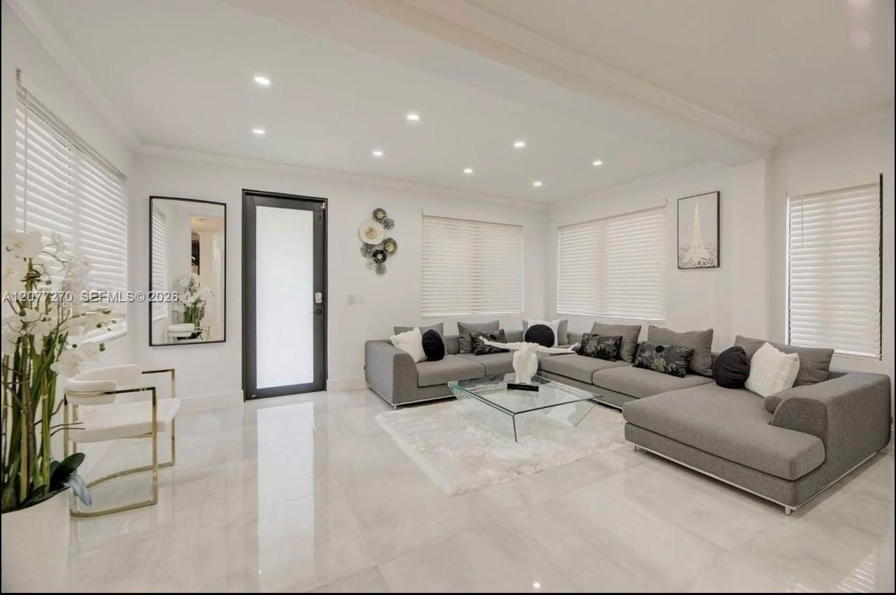 52 NE 47th St, Miami, FL 33137 Photo
