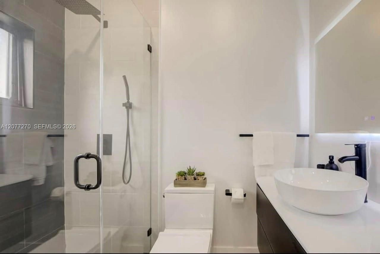 52 NE 47th St, Miami, FL 33137 Photo