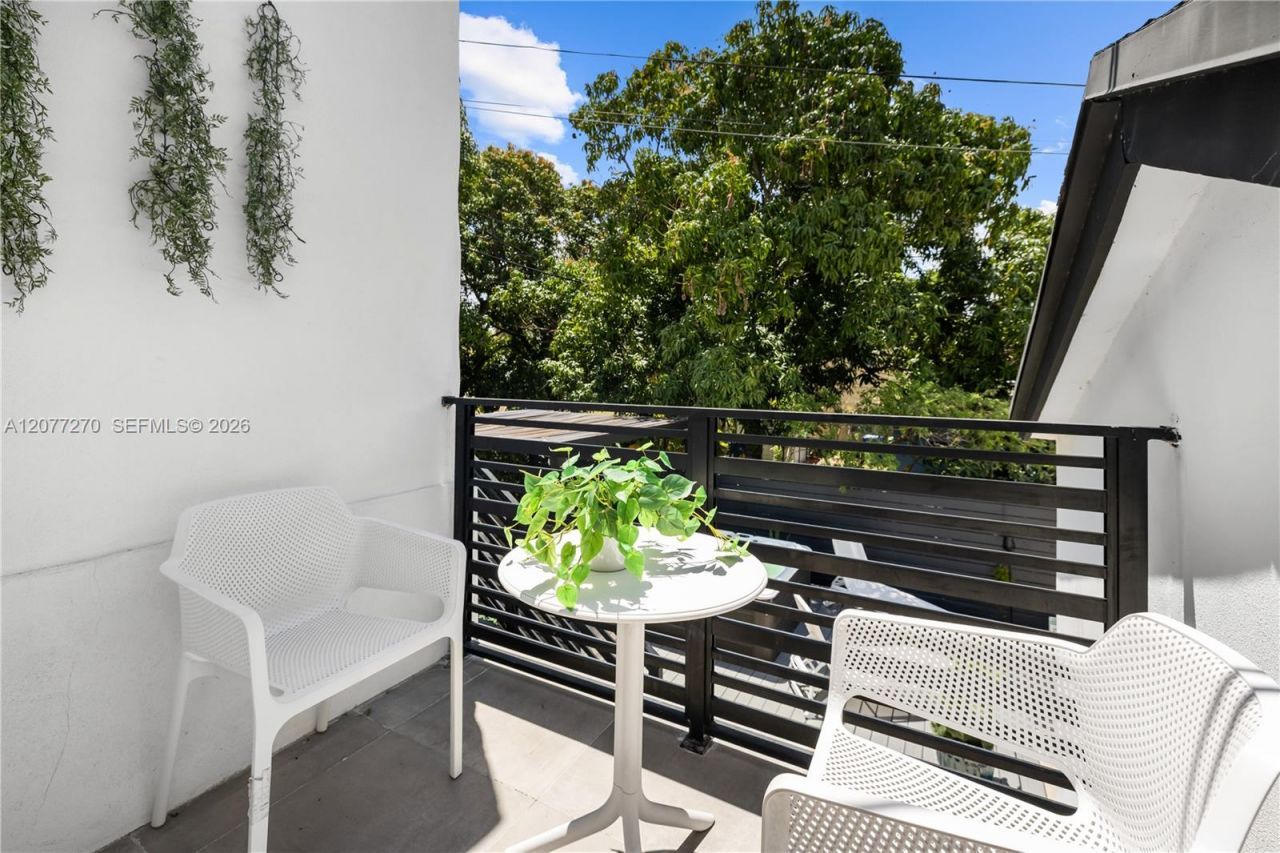 52 NE 47th St, Miami, FL 33137 Photo
