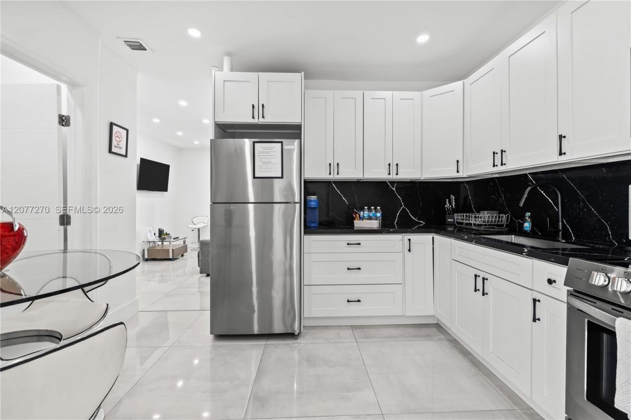 52 NE 47th St, Miami, FL 33137 Photo