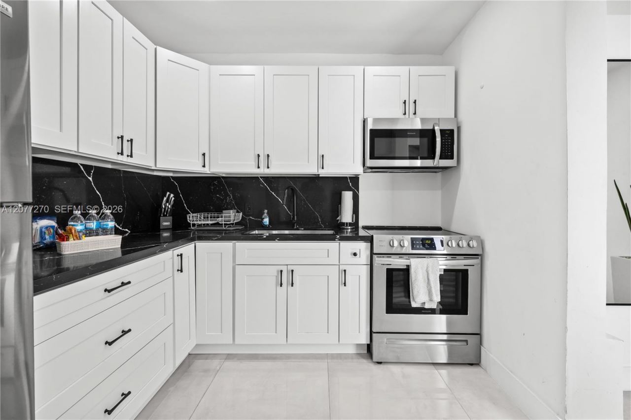 52 NE 47th St, Miami, FL 33137 Photo