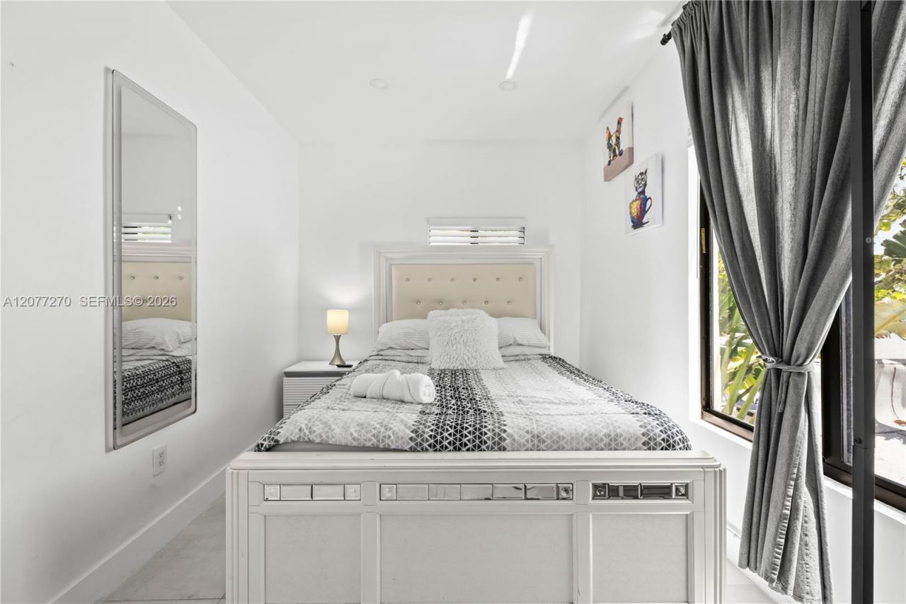 52 NE 47th St, Miami, FL 33137 Photo