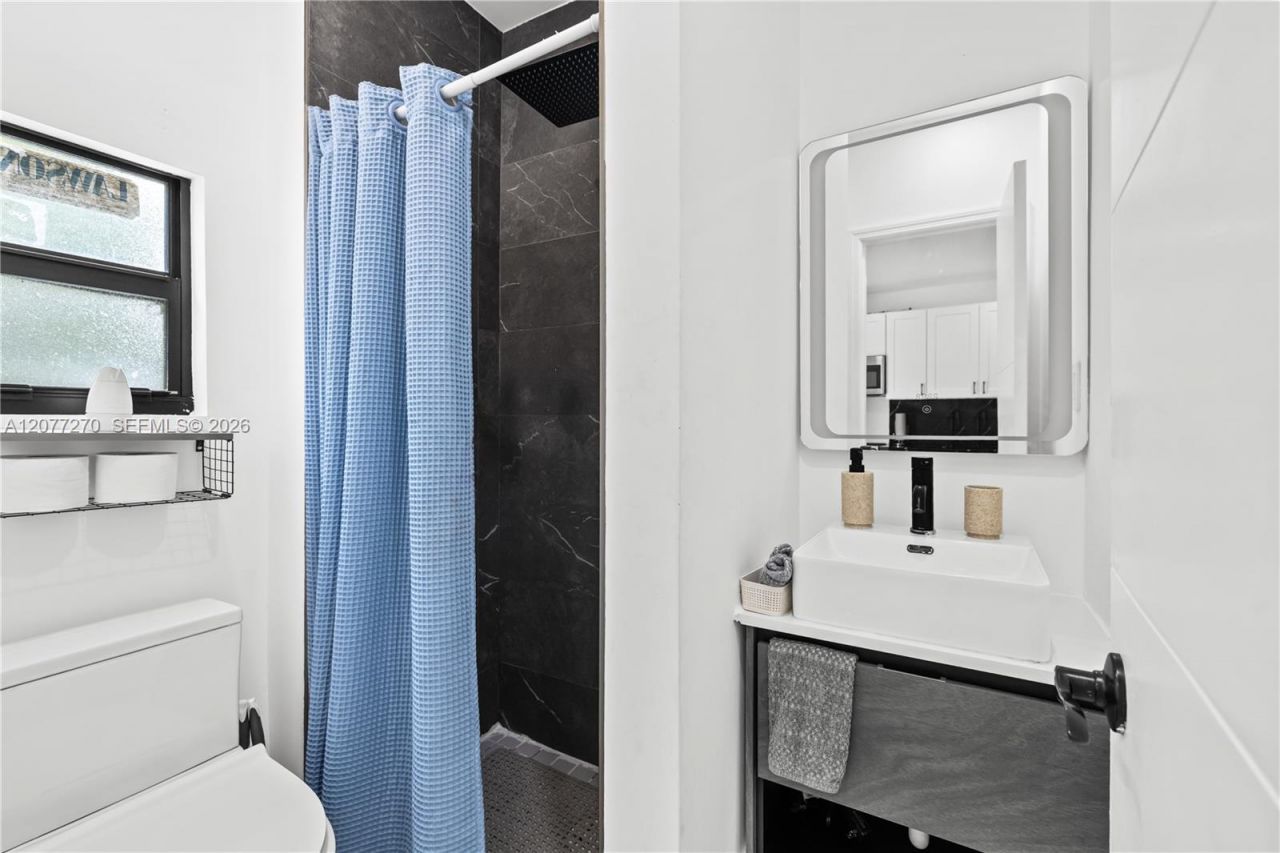52 NE 47th St, Miami, FL 33137 Photo