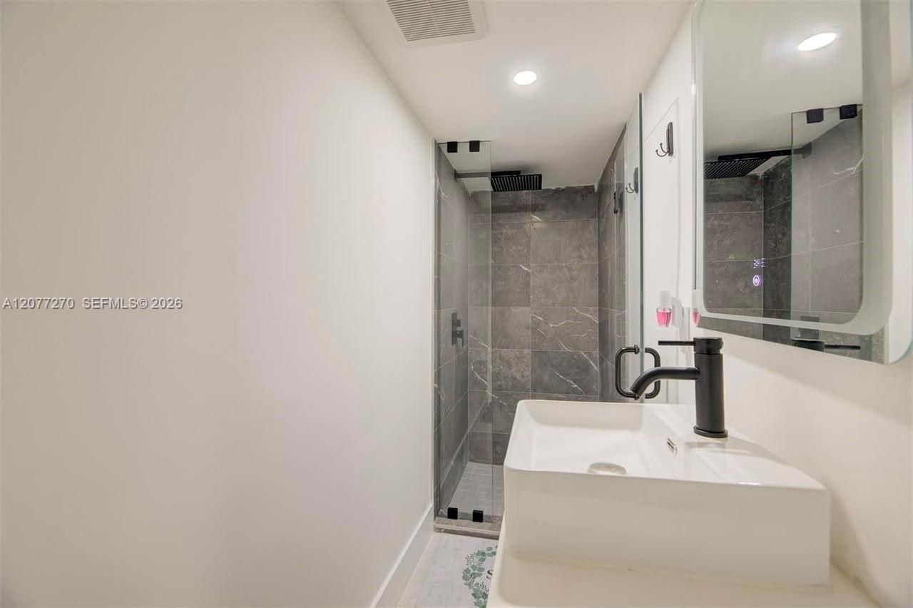 52 NE 47th St, Miami, FL 33137 Photo