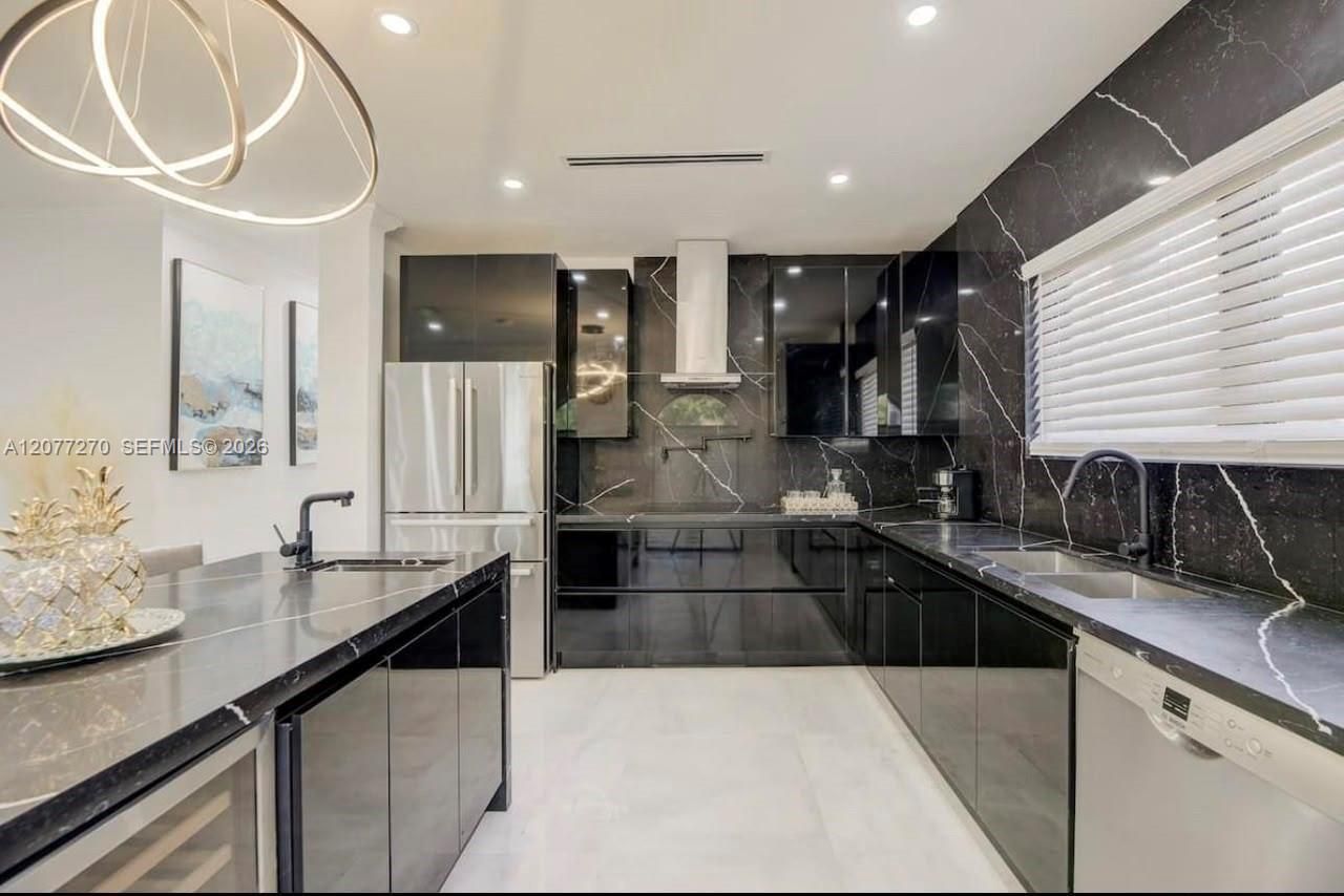 52 NE 47th St, Miami, FL 33137 Photo