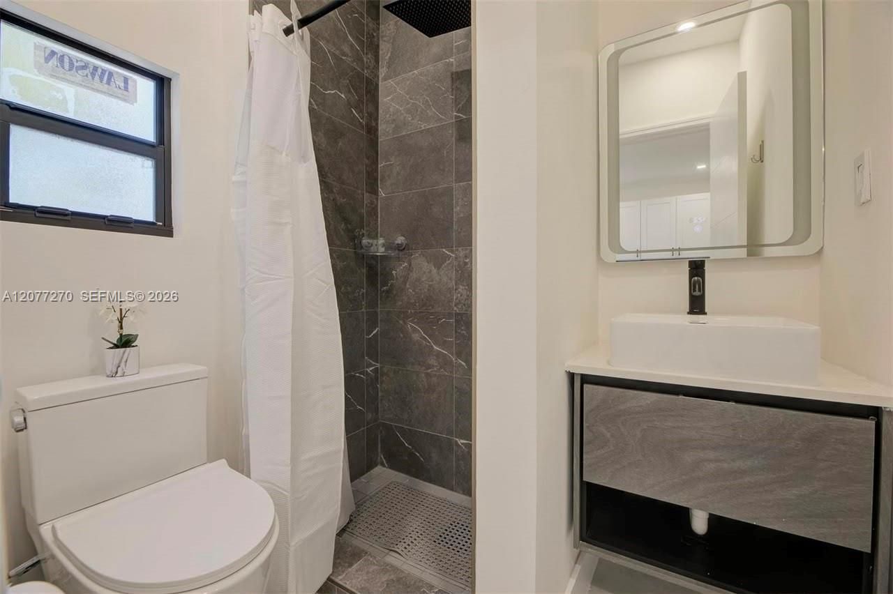 52 NE 47th St, Miami, FL 33137 Photo