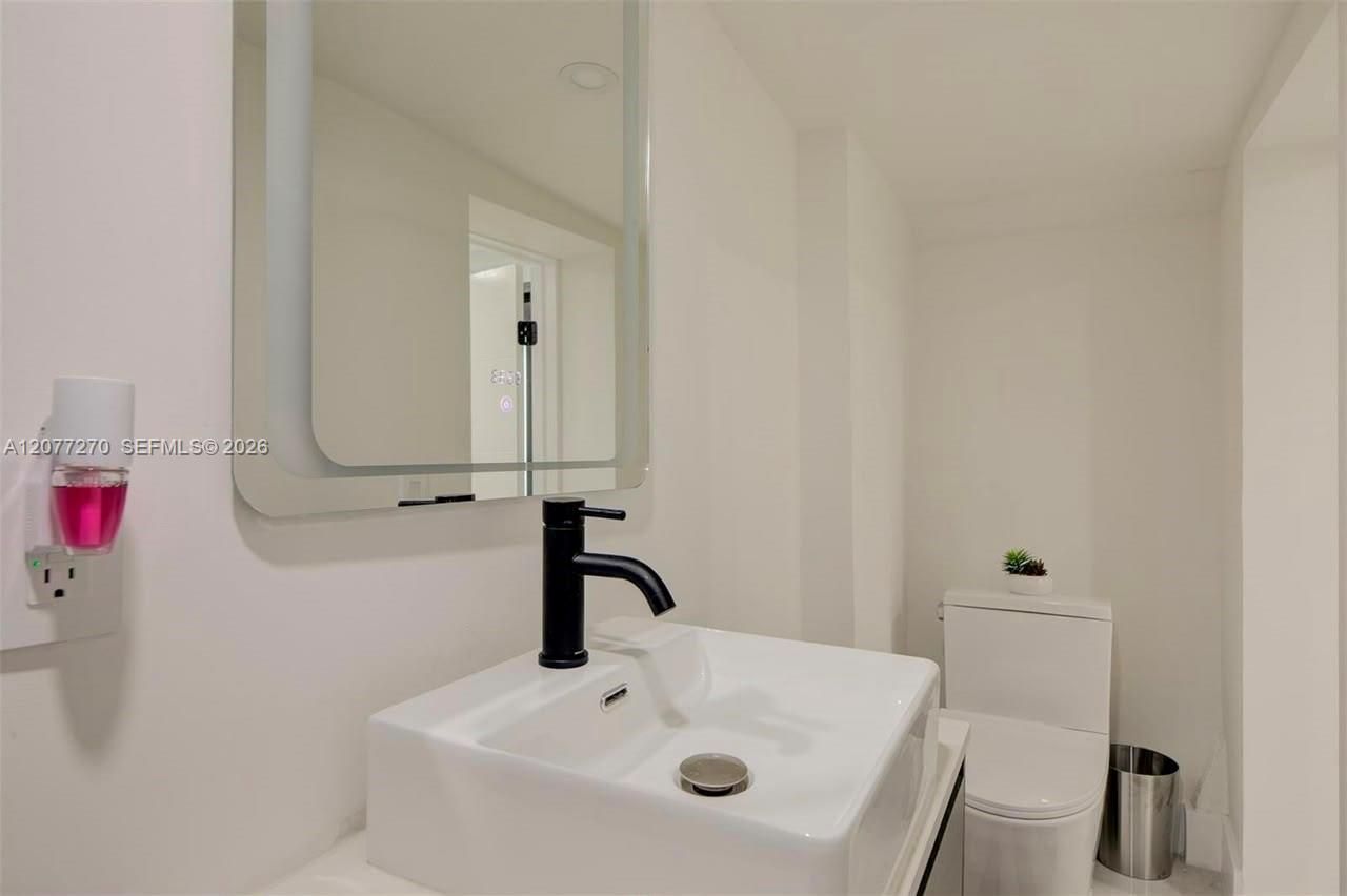 52 NE 47th St, Miami, FL 33137 Photo