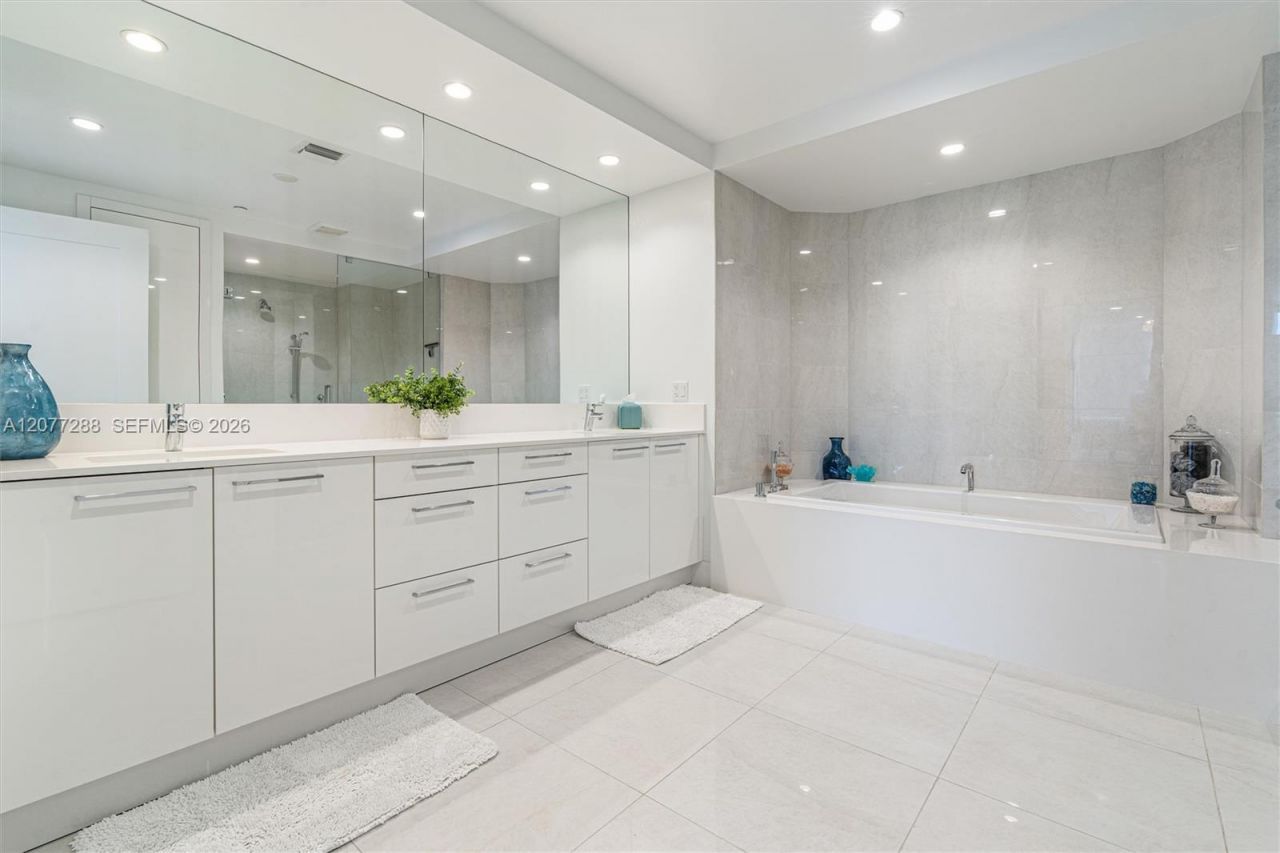100 E Las Olas Blvd , Unit 4203, Fort Lauderdale, FL 33301 Photo