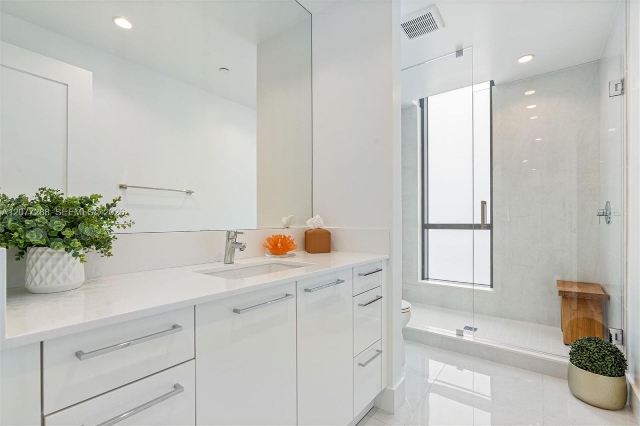 100 E Las Olas Blvd , Unit 4203, Fort Lauderdale, FL 33301 Photo