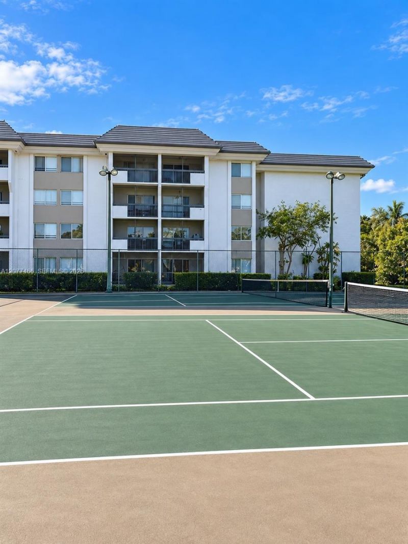 721 N Pine Island Rd, Unit 213, Plantation, FL 33324 Photo