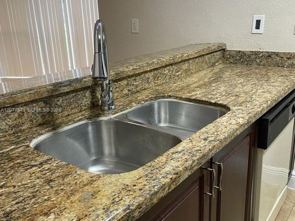 7075 NW 186th St , Unit C505, Hialeah, FL 33015