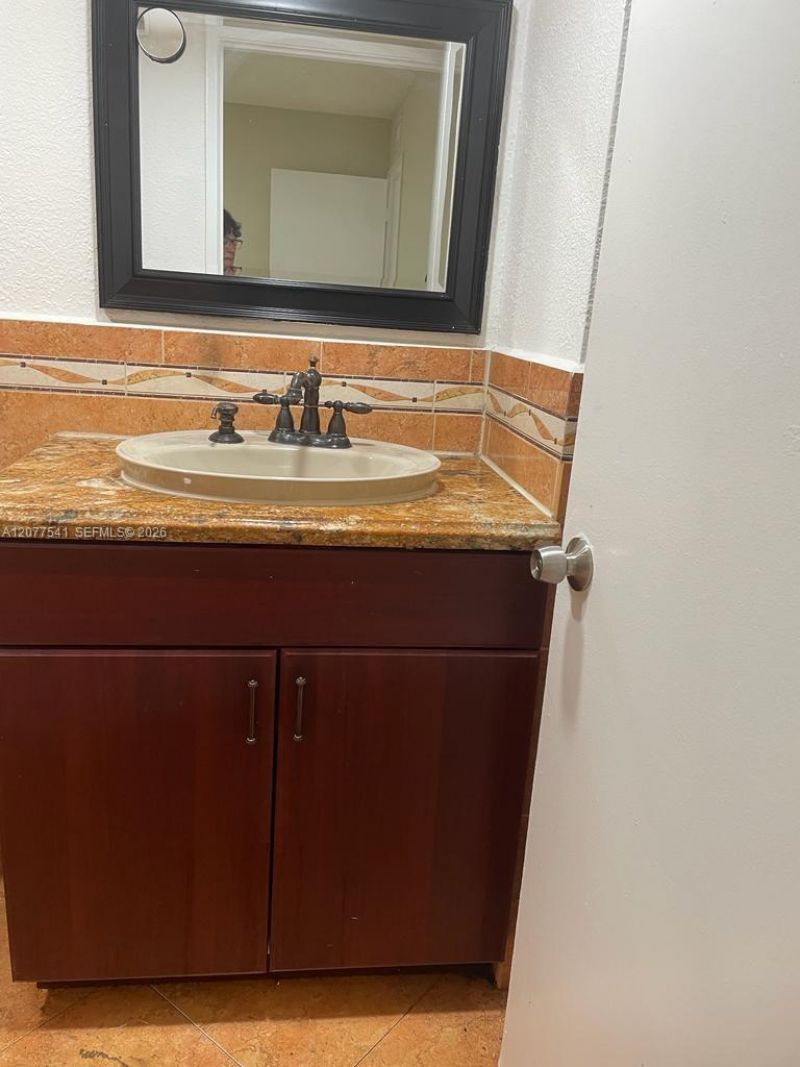 7075 NW 186th St , Unit C505, Hialeah, FL 33015 Photo