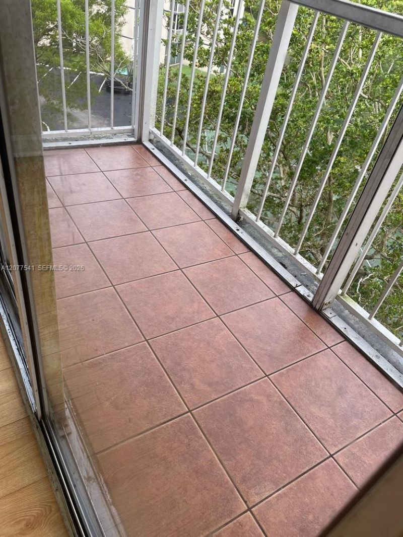 7075 NW 186th St , Unit C505, Hialeah, FL 33015 Photo