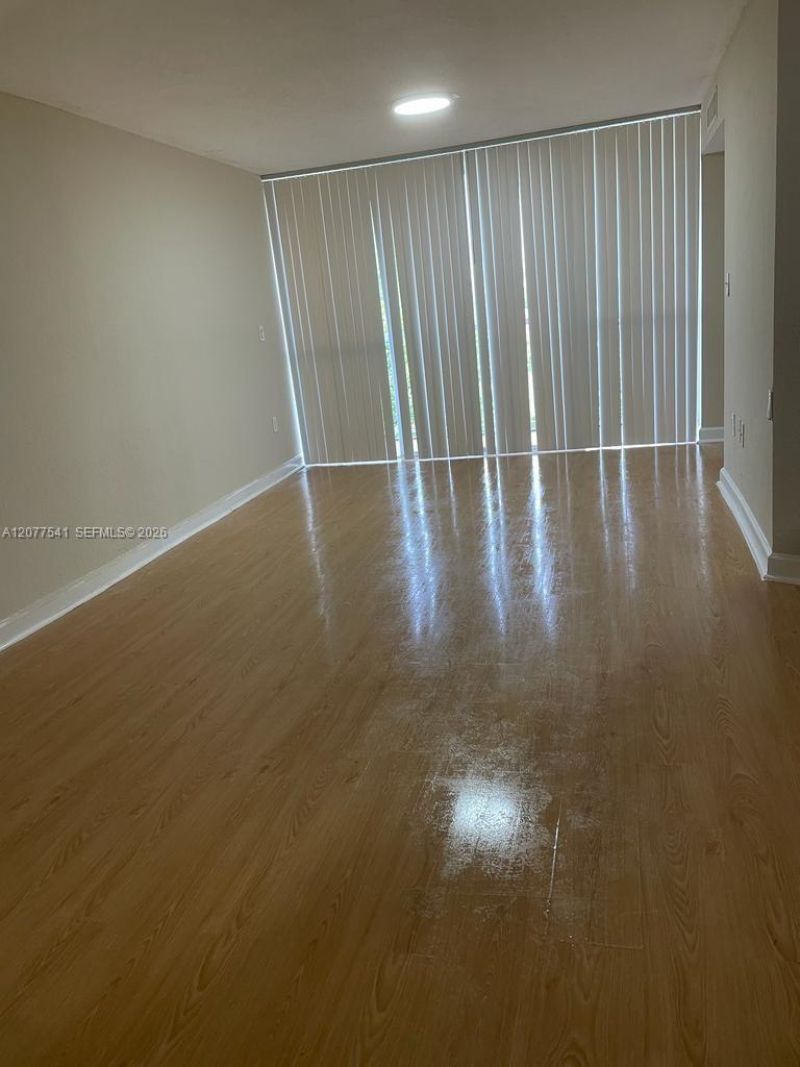 7075 NW 186th St , Unit C505, Hialeah, FL 33015 Photo