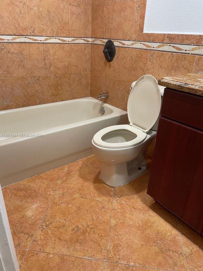 7075 NW 186th St , Unit C505, Hialeah, FL 33015 Photo