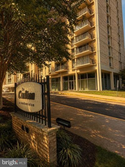 4600 S Four Mile Run Drive, Unit 1042, Arlington, VA 22204 Main Photo