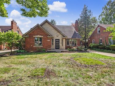 22331 Watsonia Street, Dearborn, Mi 48128